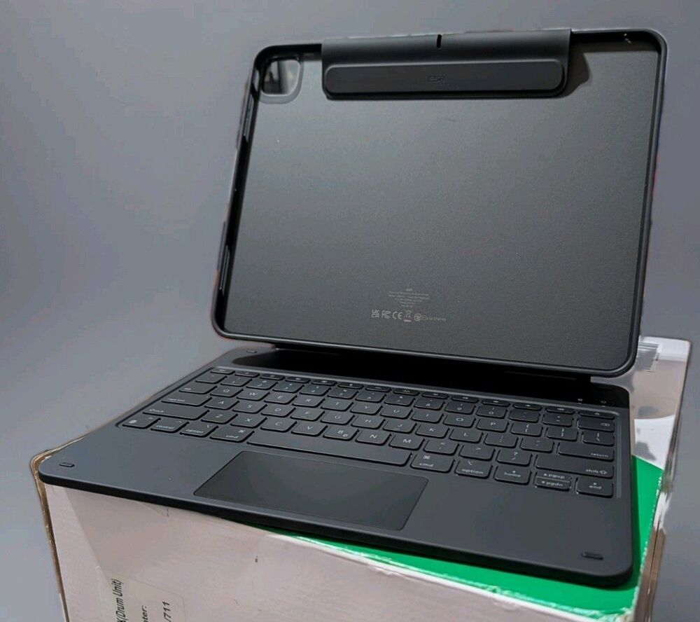 ESR Rebound 360 Magnetic Keyboard Case iPad Pro 13" M4 M5 Black - Open Box New